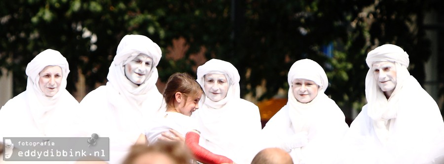 2014-07-13 Compagnie des Quidams - Reve d'Herbert (Deventer op Stelten) 002